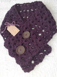 Gorgeous neck warmer in sumptuous Plum. Perfect for keeping those chills away!