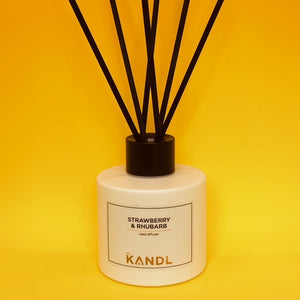 STRAWBERRY & RHUBARB REED DIFFUSER 100ml